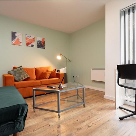 Апартаменты Free Parking - Immaculate 1Bd Flat - Salford Quays Манчестер Экстерьер фото